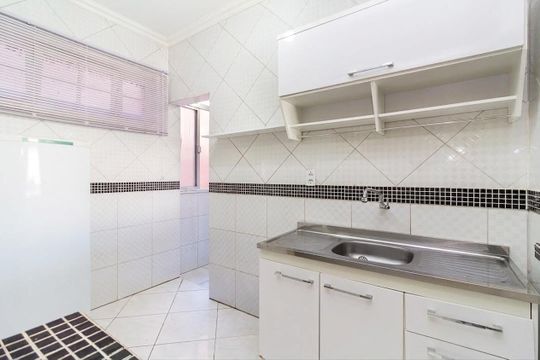 Cozinha de apartamento para alugar com 3 quartos, 60m² em São Sebastião, Porto Alegre