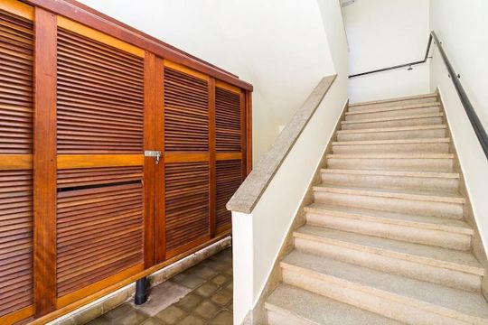 Área externa de apartamento para alugar com 3 quartos, 60m² em São Sebastião, Porto Alegre