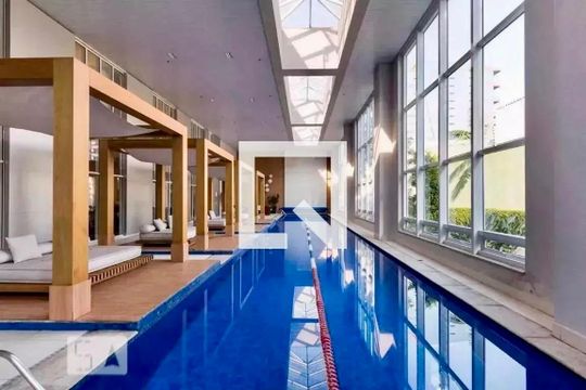 Piscina Coberta de apartamento à venda com 1 quarto, 54m² em Vila Nova Conceição, São Paulo