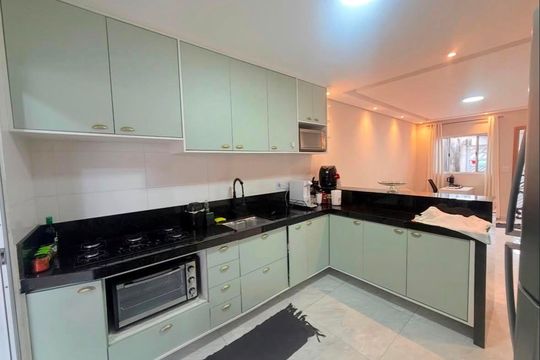 Cozinha de casa para alugar com 2 quartos, 125m² em Vila Tupi, Praia Grande