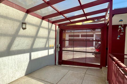 Garagem de casa à venda com 2 quartos, 222m² em Vila Madalena, São Paulo