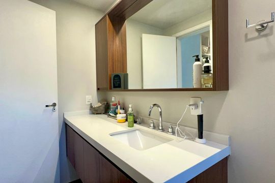 Banheiro da Suíte de casa à venda com 2 quartos, 222m² em Vila Madalena, São Paulo
