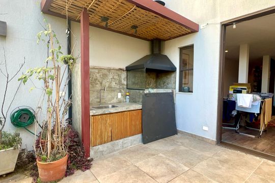 Quintal de casa à venda com 2 quartos, 222m² em Vila Madalena, São Paulo