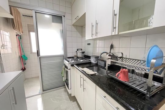 Cozinha de apartamento para alugar com 2 quartos, 50m² em Rio Pequeno, São Paulo