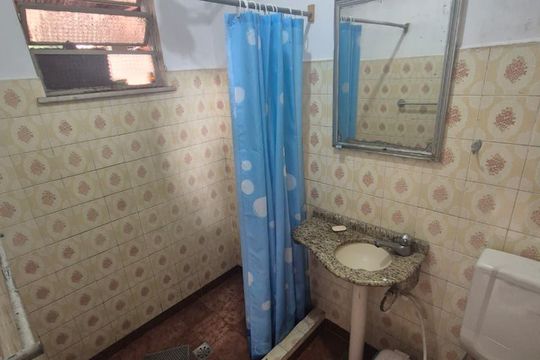 Banheiro de casa à venda com 3 quartos, 240m² em Brás de Pina, Rio de Janeiro