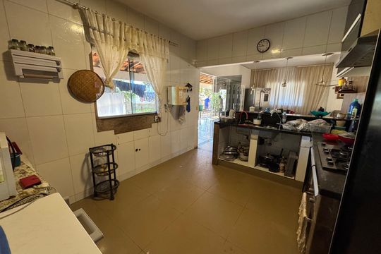 Casa à venda com 4 quartos, 340m² em Arniqueira, Brasília