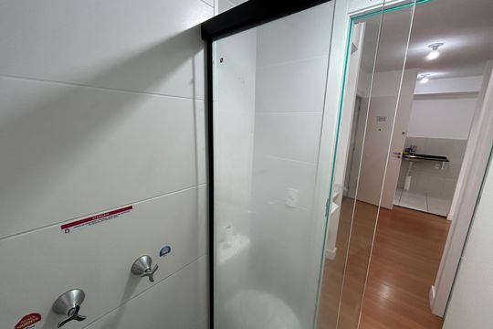 Banheiro de apartamento para alugar com 2 quartos, 33m² em Todos Os Santos, Rio de Janeiro