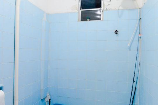 Banheiro da Edícula  de casa à venda com 6 quartos, 257m² em Jardim Almeida Prado, Guarulhos