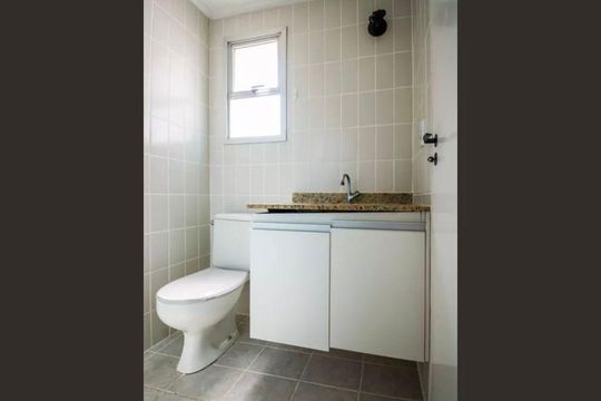 Banheiro de kitnet/studio à venda com 1 quarto, 46m² em Centro, Campinas