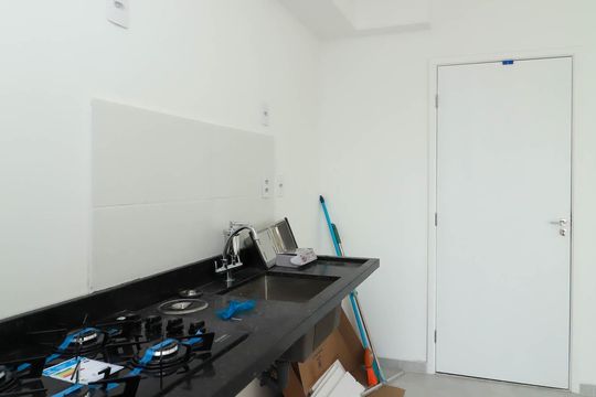 Cozinha de apartamento para alugar com 2 quartos, 37m² em Jardim Piracuama, São Paulo