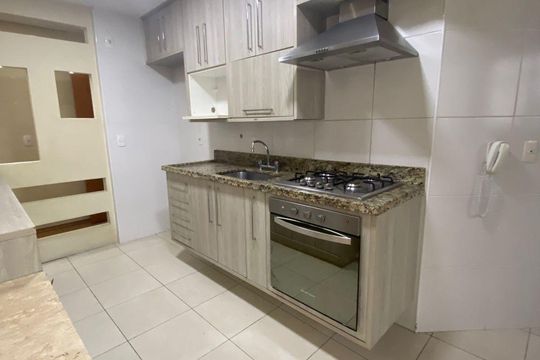 Cozinha de apartamento para alugar com 3 quartos, 94m² em Tamboré, Santana de Parnaíba