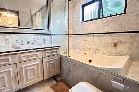 Casa à venda com 3 quartos, 317m² em Jardim Santo Amaro, São Paulo