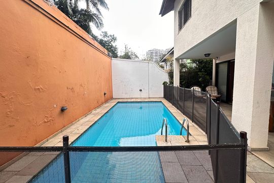 Casa à venda com 3 quartos, 317m² em Jardim Santo Amaro, São Paulo