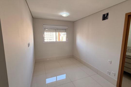 Suíte 2 de apartamento à venda com 2 quartos, 66m² em Setor Bueno, Goiânia