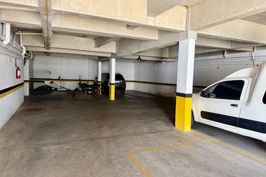 Garagem de casa de condomínio à venda com 2 quartos, 80m² em Novo Progresso, Belo Horizonte