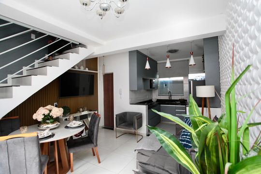 Sala de casa de condomínio à venda com 2 quartos, 80m² em Novo Progresso, Belo Horizonte