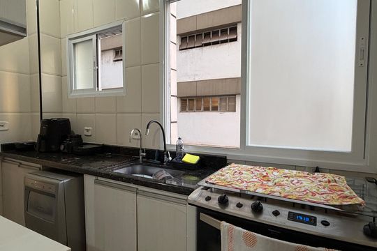 Cozinha e Área de Serviço de apartamento para alugar com 3 quartos, 130m² em Gonzaga, Santos