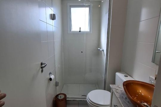 Banheiro de apartamento à venda com 2 quartos, 62m² em Petrópolis, Porto Alegre