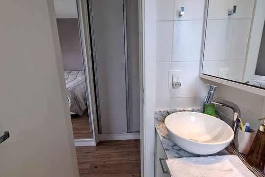 Banheiro de apartamento à venda com 2 quartos, 62m² em Petrópolis, Porto Alegre