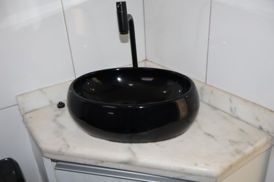 Banheiro piso superior de casa para alugar com 3 quartos, 280m² em Jardim Cotiana, São Paulo