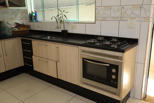 Cozinha de casa para alugar com 3 quartos, 280m² em Jardim Cotiana, São Paulo