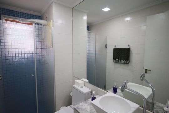 Banheiro de apartamento à venda com 2 quartos, 50m² em Centro, Osasco