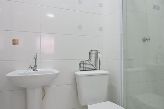 Banheiro de apartamento para alugar com 1 quarto, 24m² em Paraíso do Morumbi, São Paulo