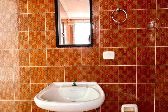 Banheiro de apartamento para alugar com 1 quarto, 53m² em Cambuí, Campinas