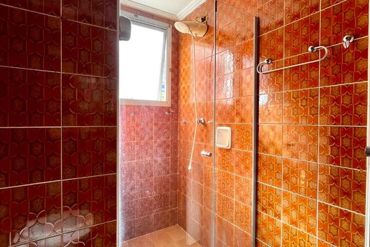 Banheiro de apartamento para alugar com 1 quarto, 53m² em Cambuí, Campinas
