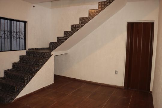 Casa à venda com 3 quartos, 70m² em Jardim Rodolfo Pirani, São Paulo