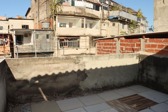 Casa à venda com 3 quartos, 70m² em Jardim Rodolfo Pirani, São Paulo