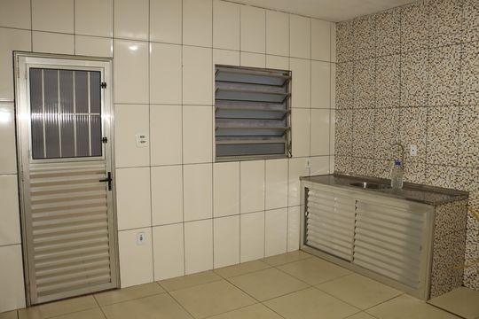 Casa à venda com 3 quartos, 70m² em Jardim Rodolfo Pirani, São Paulo