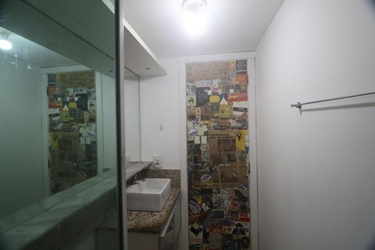 Banheiro de apartamento à venda com 2 quartos, 50m² em Mato Grande, Canoas