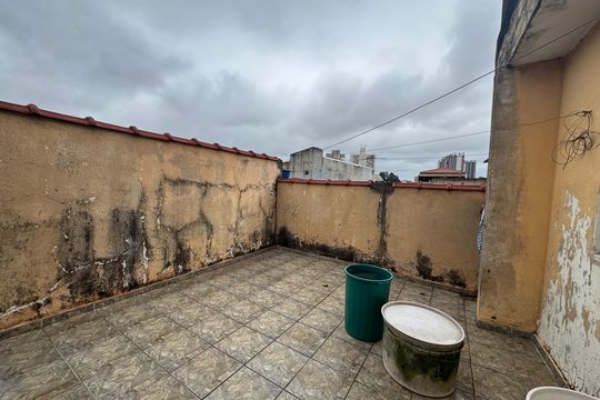 Quintal de casa à venda com 3 quartos, 186m² em Veloso, Osasco