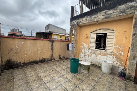 Quintal de casa à venda com 3 quartos, 186m² em Veloso, Osasco