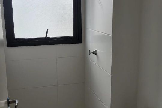Banheiro de apartamento para alugar com 2 quartos, 39m² em Jardim Prudência, São Paulo