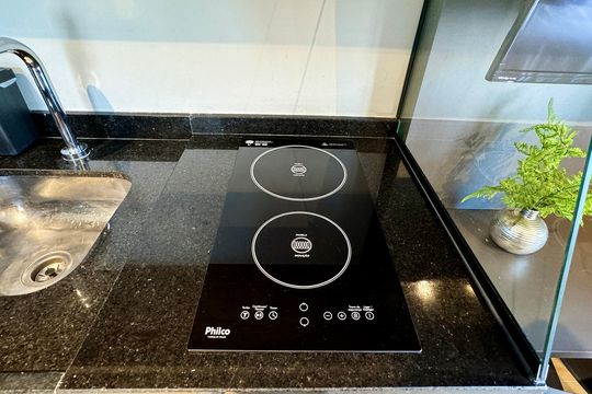 Cozinha de apartamento para alugar com 1 quarto, 22m² em Indianópolis, São Paulo