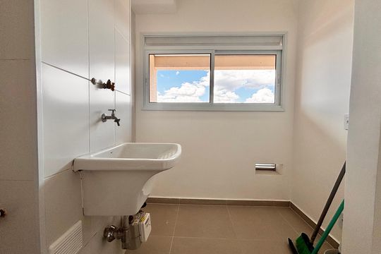 Área de serviço de apartamento para alugar com 2 quartos, 58m² em Jardim das Belezas, Carapicuíba