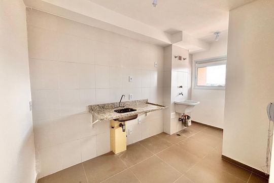 Cozinha de apartamento para alugar com 2 quartos, 58m² em Jardim das Belezas, Carapicuíba