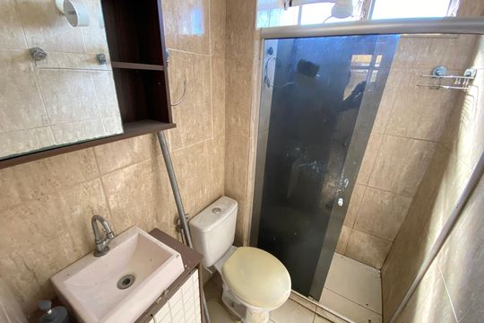 Banheiro de apartamento para alugar com 2 quartos, 56m² em Abolição, Rio de Janeiro