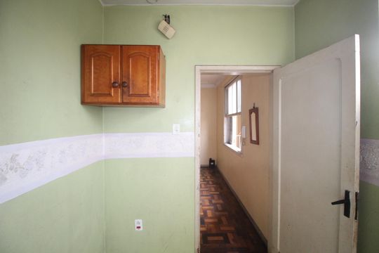 Cozinha de apartamento à venda com 2 quartos, 90m² em Passo D’areia, Porto Alegre