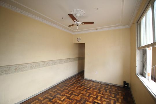 Sala de apartamento à venda com 2 quartos, 90m² em Passo D’areia, Porto Alegre