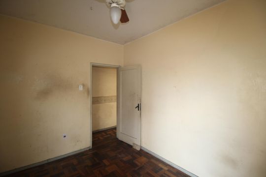 Quarto 2 de apartamento à venda com 2 quartos, 90m² em Passo D’areia, Porto Alegre