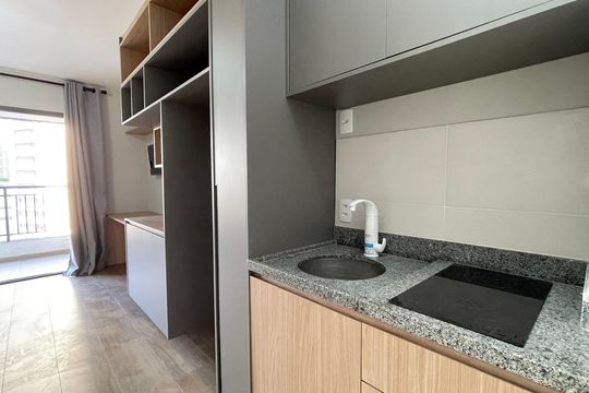 Cozinha de kitnet/studio para alugar com 1 quarto, 27m² em Butantã, São Paulo