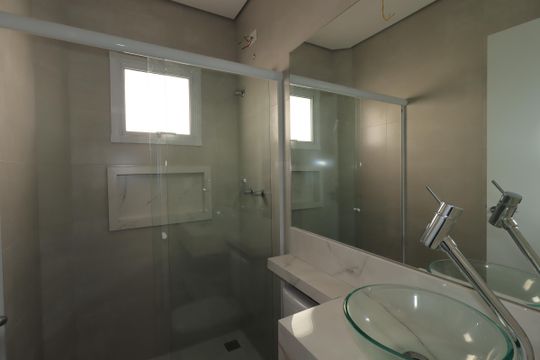 Banheiro Social de apartamento à venda com 2 quartos, 106m² em Vila Pires, Santo André