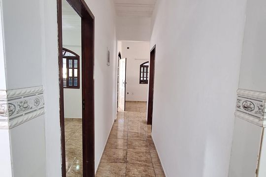 Corredor de casa para alugar com 2 quartos, 100m² em Vila Santa Cruz, Duque de Caxias
