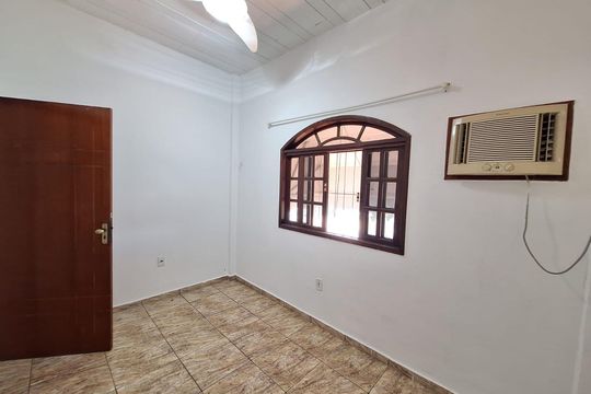 Quarto de casa para alugar com 2 quartos, 100m² em Vila Santa Cruz, Duque de Caxias