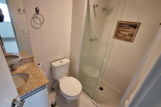 Banheiro de apartamento para alugar com 2 quartos, 75m² em Pinheiros, São Paulo
