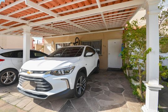 Casa de Condomínio à venda com 2 quartos, 103m² em Rio Branco, Canoas