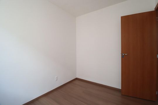 Quarto 1 de apartamento para alugar com 2 quartos, 42m² em Jardim Patricia, Uberlândia